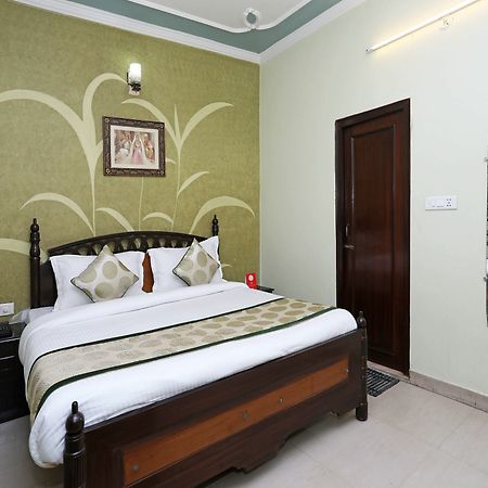 Oyo 11312 Aero Capital Hotel New Delhi Exterior foto
