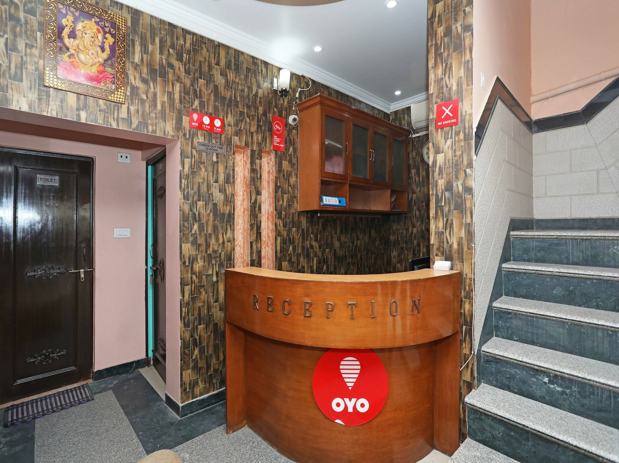 Oyo 11312 Aero Capital Hotel New Delhi Exterior foto